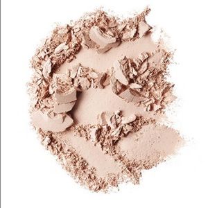 NWT Brand New MAC Eyeshadow in Grain.